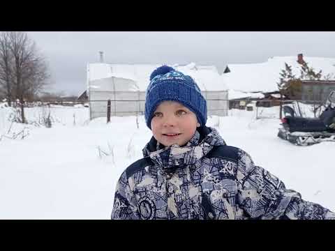 Видео: снегоход буран,и как им управляет ребенок семи лет!!!