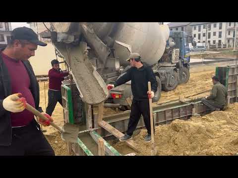 Видео: Строим дом на юге. Заливаем фундамент