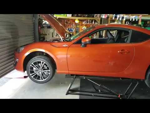 Видео: 86 BRZ FRS замена охлаждающей жидкости и удаление воздуха из системы охлаждения Toyota 86 Subaru ...