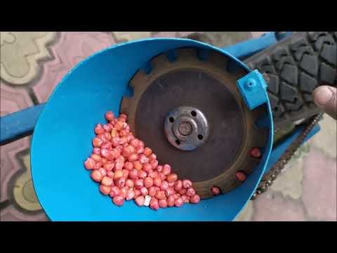 Видео: Высевающий аппарат кукурузной сеялки точного высева/The sowing device for a precision seeder.