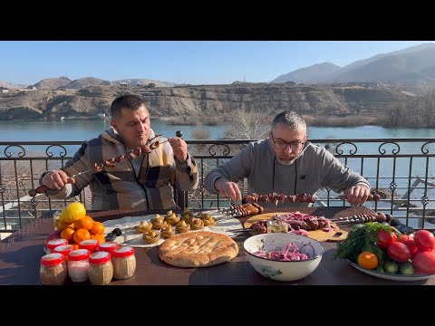 Видео: Шашлык из Баранины и Маринованный Лук по БАВТУГАЙСКИ. Вкусно и просто!