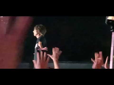 Видео: Земфира - Ок (Батуми, 22.08.2025)