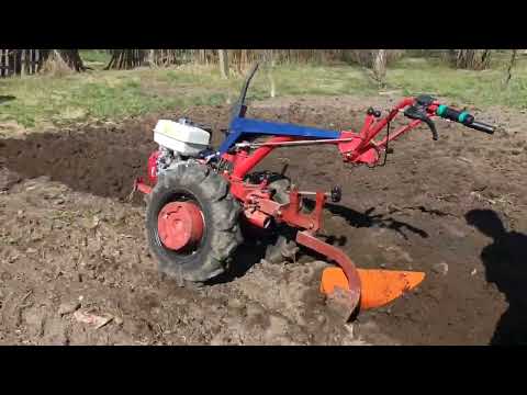 Видео: Вспашка с исправленным плугом от сморгоньского завода