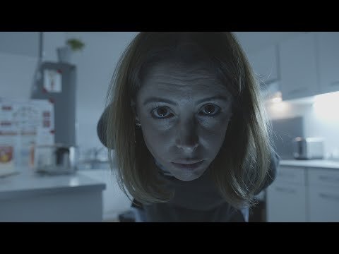 Видео: ВЗЛОМАЛ ЕЁ НОУТБУК И СЛЕДИЛ ЗА НЕЙ ДЕНЬ