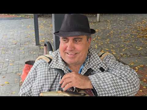 Видео: Милко Минчев – акордеонът на Варна, който носи усмивки в сърцето на града ( видео) 