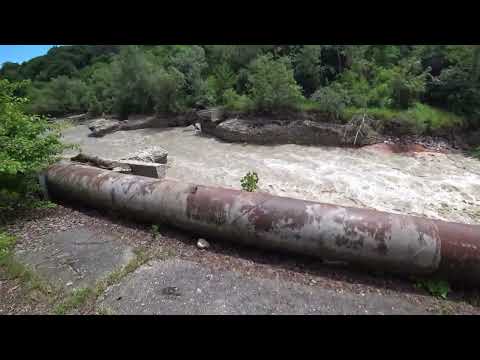 Видео: Нальчик заливает. Очень страшно находится в этот момент у реки