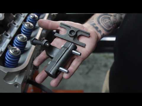 Видео: BTR меняет пружины клапанов