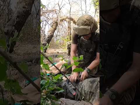 Видео: Евакуація пораненого. Медик «Граф» бореться за життя водія. P.S. Воїн вижив. #евакуація #поранені