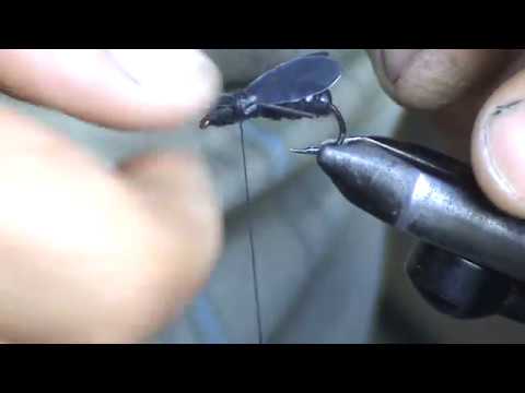 Видео: Приманка черная муха .Изготовление приманок из простых материалов.