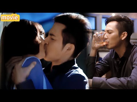 Видео: Она с другим мужчиной💢 юрист потерял рассудок🔥 тянет к себе и целует: «На этот раз не отпущу.»💋