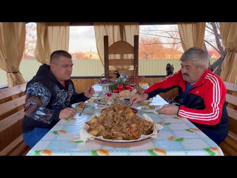 Видео: Лучший рецепт! Готовим кроликов в казане / Уха из головы Толстолобика. Блюда в казане на костре