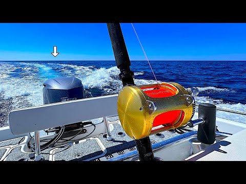 Видео: Рыбачил в одиночку *35 миль* в заливе, когда поймал ЭТО!