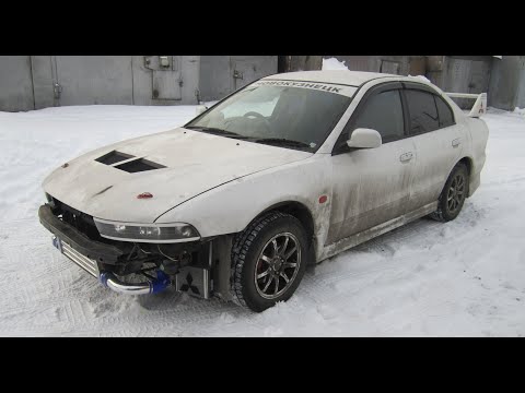 Видео: Замена топливных фильтров Mitsubishi Galant.