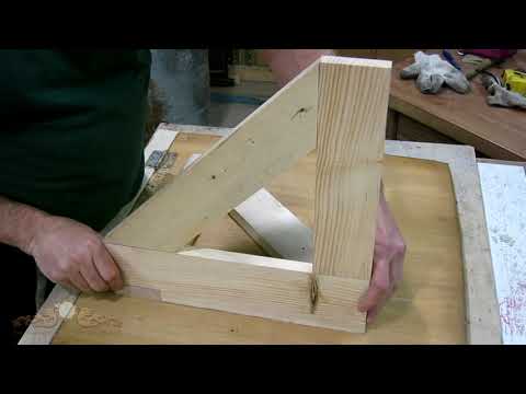 Видео: Откидной столик из всякого барахла