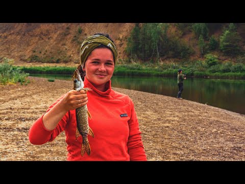 Видео: Сплав по Сылве. Часть 2. Геологический разрез Чекарда, рыбалка и водопад Плакун