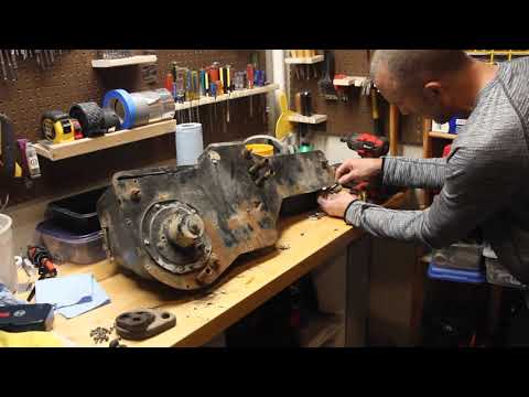 Видео: Разборка отопителя Jeep CJ7