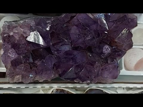 Видео: Натуральные камни, друзы, колекционные минералы