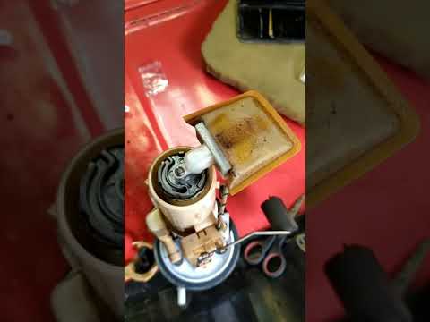 Видео: Замена сетки на Бензонасосе Mitsubishi Padjero io (Pinin)