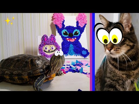 Видео: ЛАБУБУ против СТИЧА! Кто круче? - Творим с Баксом и Саймоном | Like Pets