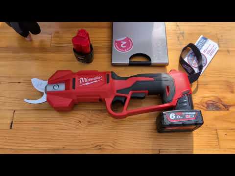 Видео: Обзор и тест аккумуляторного секатора Milwaukee M12 BLPRS-0