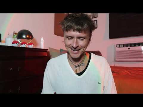 Видео: КТО-ТО ВЛЮБЛЕН В ТВОЮ СТРАННОСТЬ!