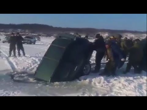 Видео: ЛЮДИ ТОПЯТ АВТОМОБИЛИ. Тонкий лёд. Глубокая лужа