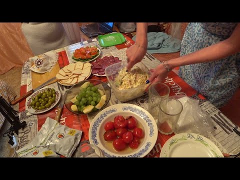 Видео: ЭТОТ САЛАТ уминаем ЗА 5 минут! 🥗😋 | Готовим СТОЛ 🍽🥘🥒 | В гости К РОДИТЕЛЯМ!