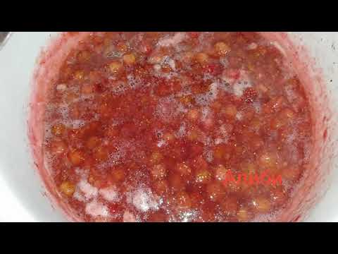 Видео: Варенье из ЛЕСНОЙ КЛУБНИКИ. Очень вкусное и быстрое за 30мин.WILD STRAWBERRY JAM.