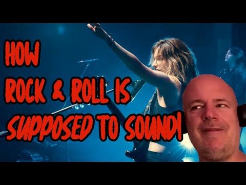 Видео: Первая реакция певца — The Warning — Disciple — концерт в театре Metropolitan