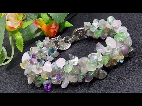 Видео: Браслет из Каменной крошки. Мастер класс. Bracelet made of beads.