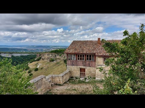 Видео: ⛰🌞👀 Пещерный город Чуфут-Кале ♥️.Очень интересная история классного экскурсовода!!!👍💥 05.08.2024