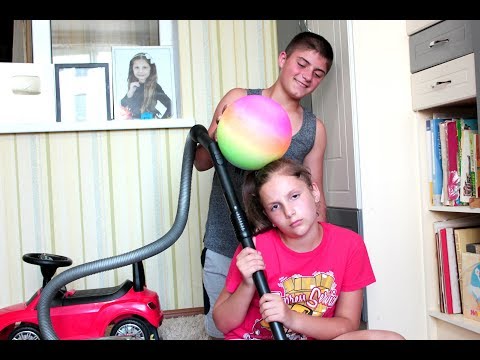 Видео: Артем НЕ ХОЧЕТ ПОМОГАТЬ убирать Ирочка все делает ОДНА For kids children
