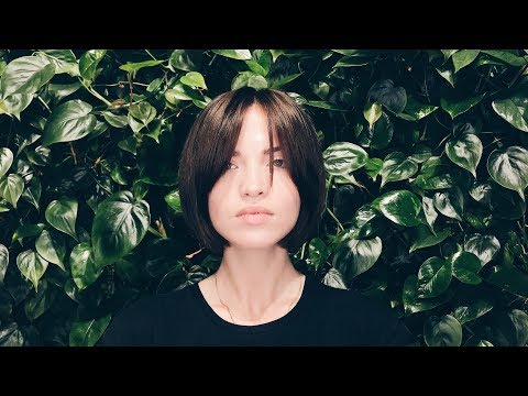 Видео: коммерческая женская стрижка с челкой