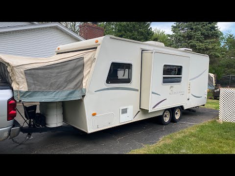 Видео: Ремонт мягкого пятна на полу Jayco Kiwi — часть 1 из 2