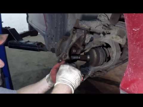 Видео: Пежо 407 Peugeot 407 Особенности замены шаровой опоры