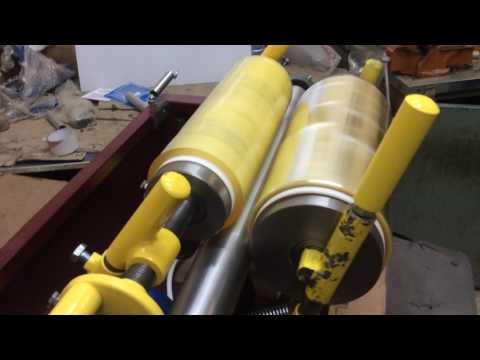 Видео: Перемотка пищевой пленки с 76 мм втулки на 111 мм втулку на перемотчик МАХРАСК модел А+