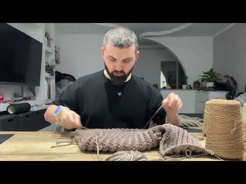 Видео: Вяжу переднюю часть свитера и новый образец из бобин! Про вязание и не только!