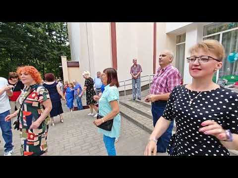 Видео: 23.06.24г..."Тебя Любить"... Пётр Сотник... звучит на танцполе в Гомельском парке...