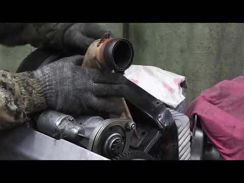 Видео: Закрытие снегоходного сезона, Т.О. двигателя, опрессовка, замена подушек.