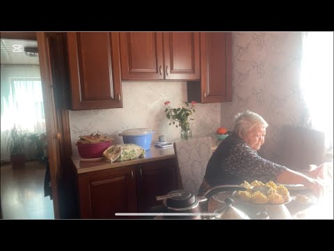 Видео: Сидим с мамой лепим манты. Заказ подруги . Красивое грушевое варенье. Обработали петушка . 