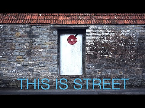 Видео: Не спорьте, это уличная фотография | Средний формат Fujifilm 55 мм