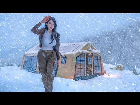 Видео: КЕМПИНГ В ГУСТОМ СНЕГУ С 2-КОМНАТНОЙ НАДУВНОЙ ПАЛАТКОЙ