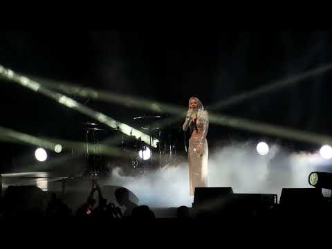 Видео: Юлианна Караулова - Сильная big love show 2024 Санкт-Петербург