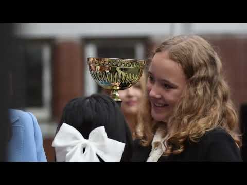 Видео: Торжественная линейка в школе №617. 1 сентября 2025 . Санкт-Петербург