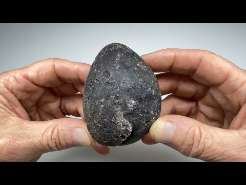 Видео: Резка и полировка темного бисквита, также известного как агатовый узелок