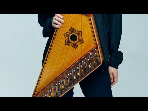 Видео: Гусли.Ольга Васильева. «Ходила младёшенька по борочку». #гусли #гуслизвончатые