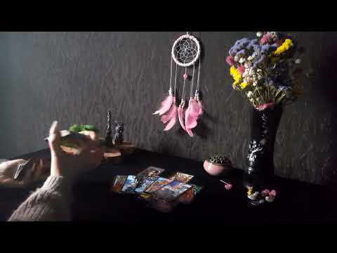 Видео: 4 Королевы: Кто в Вас Влюблен?!.