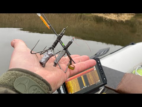 Видео: Зимовий спінінг на р.Горинь! Браконьєрські драчі на кожній ямі! Рибалка 2025