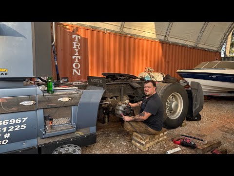 Видео: Дальнобой США.. Дешевые колеса в Чикаго.. Замена рессор.. ( VOLVO VNL Leaf spring replacement)