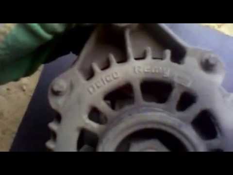 Видео: opel vectra b x20xev замена щеток и регулятора напряжения  на  генераторe